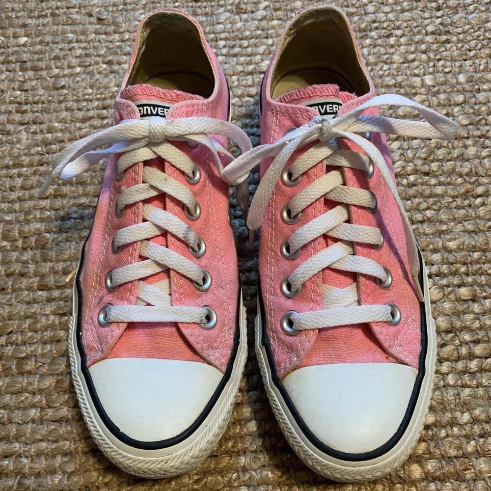 Converse Pink low Women’s size 7